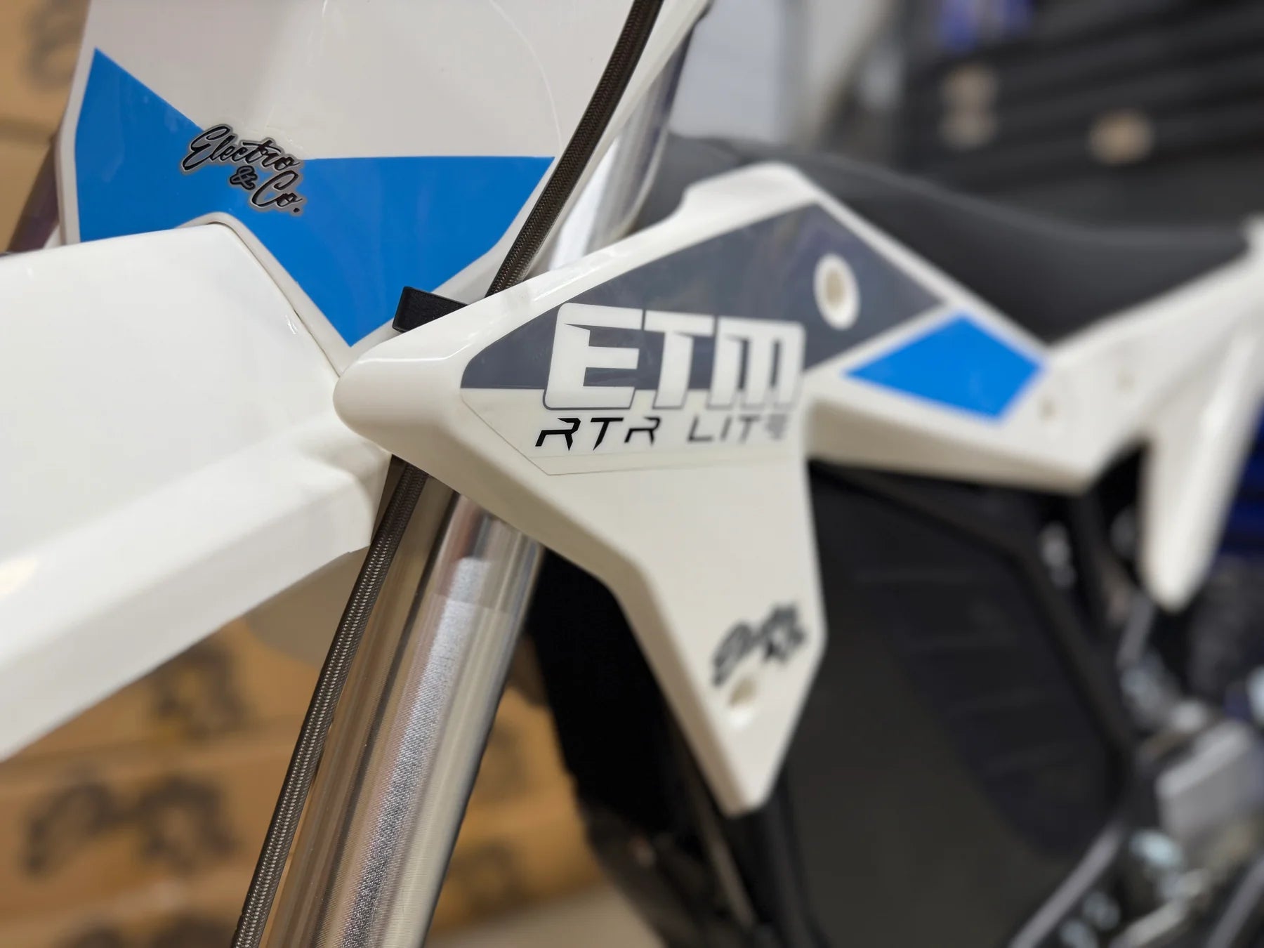 ETM RTR LITE 60V 5KW – Radical eBikes